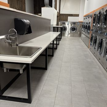 Off Main Laundry   3 (1)