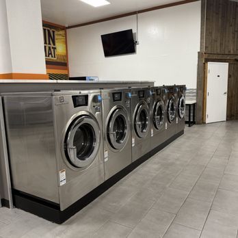 Off Main Laundry   12 (1)
